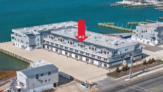 Brand New Condo With Amazing Bay Views! - 9