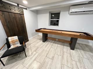 Cozy Cabin On the Lake with HotTub - Hopatcong - 9
