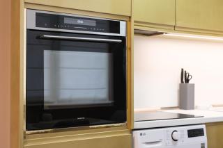Romantic Loft with Jacuzzi Bath near Center - 1