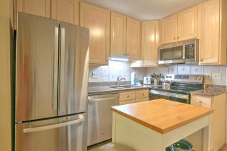 Fiddler's Cove Retreat - Top-Floor Beach Condo Pool Walk to Shore - 0