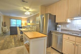 Fiddler's Cove Retreat - Top-Floor Beach Condo Pool Walk to Shore - 4