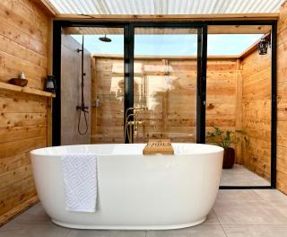 The Farmhouse, Tigoni, 1920s home, 85 acre tea farm, outdoor bath & shower - 8