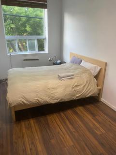 Room in a Luxury Loft near Jean-Talon Market - 1
