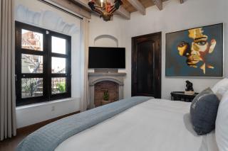 Casa Elegante, 3BR Modern Retreat in Centro San Miguel de Allende - San Miguel de Allende - 3