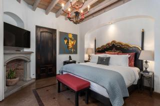 Casa Elegante, 3BR Modern Retreat in Centro San Miguel de Allende - 6