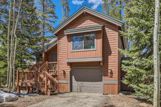 3BD for 10 with Hot Tub & Mountain Views Walk to Slopes - 5