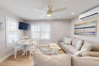 8 - Island Paradise Cottages - Tropic Sun - St. Pete Beach - 3