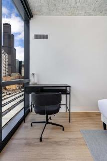 South Loop Rooftop With In & Out Parking 1 - 1