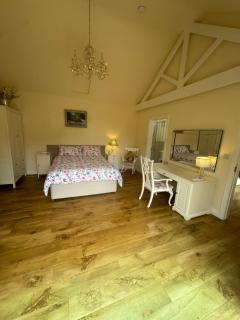The Annexe Barnfield Farm 2 King Bed - 2