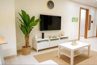 2BR Luxury Baby, Gym & Pool - 4