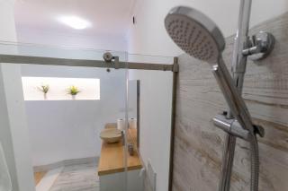 Queen's Ocean Sight - Guest House - 1