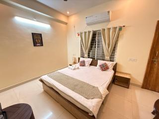 Hotel SHIVASHRAY Luxury Stays & Inn - 9