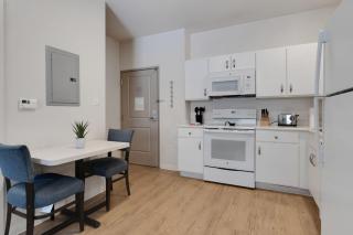 Properties By Preston I Spacious 1 Bed 1 Bth - 3