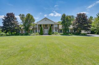 6 Shared Acres, Pool Table Barrington Hills Apt! - Barrington - 8