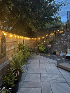 Private, Modern and Detached Garden Apartment - Llanddulas - 3