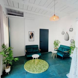 Sunshine Bungalow - 1