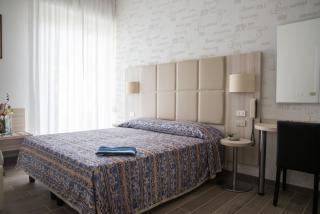 Hotel Gabriella - 8