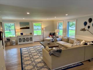 Pool, hot tub, close to beach - 3