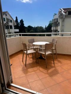 Lyon Apartments - Budva - 1