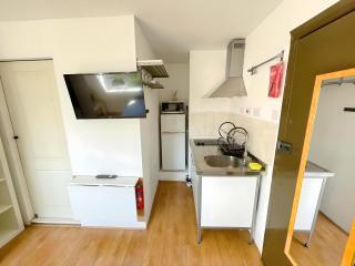 Bright studio in Excellent location - 3
