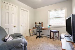 Near downtown | WIFI | washer & dryer - 8