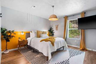 Bigfoots' Bluff Retreat - 7