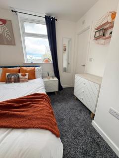 Luxury 6 bed Home in Sheffield - Neepsend - 8
