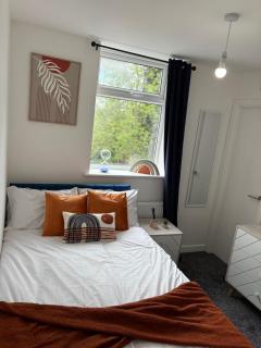 Luxury 6 bed Home in Sheffield - Neepsend - 5