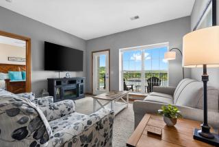 Waters Edge Retreat - For 6 - Branson - 0