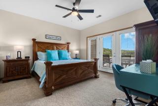 Waters Edge Retreat - For 6 - Branson - 6