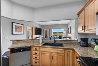 Waters Edge Retreat - For 6 - Branson - 3