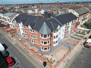 One-of-a-Kind Sea View Penthouse New Sleeps 6 - Blackpool - 8