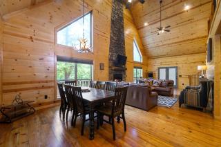 Summer Moon Lodge - For Up to 8 People Minutes from Beavers Bend - Broken Bow - 2