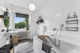 Groß - modern - nah an Köln- Luxuriöse Wohnung für 8 Personen in Remscheid - 6
