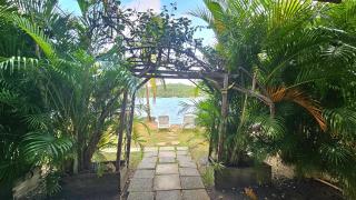 Pieds dans l'eau F2 pointe du bout trois-Ilets - 2