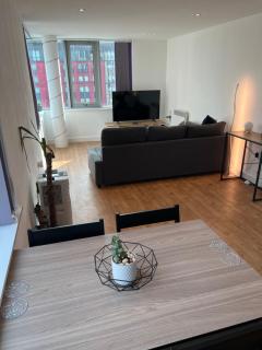Perfect-City-Centre Apartments - 4