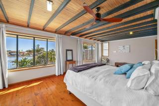 Canal Front family Home with extensive outdoor covered areas and pool - Maroochydore - 1