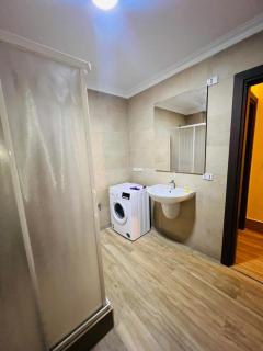 Premium 3 Bedroom Apartment Stylish Interiors and Three Bathrooms - 1