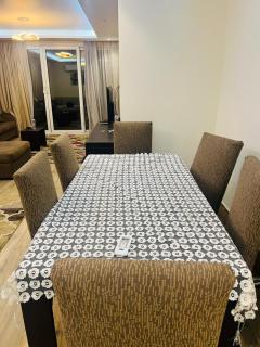 Premium 3 Bedroom Apartment Stylish Interiors and Three Bathrooms - Kairo - 8