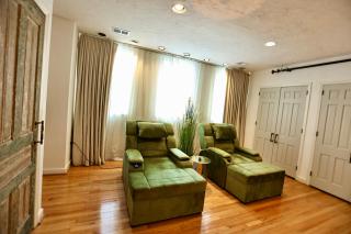 Urban Luxe Redefined in Central city Phila - 3