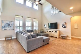 Huge 5-BR Retreat- GameRoom- Trampoline- Play Set - 4