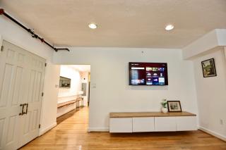 Urban Luxe Redefined in Central city Phila - 6