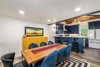 Ridgepoint Retreat - Mountain Escape for 8 with Resort Amenities - 2