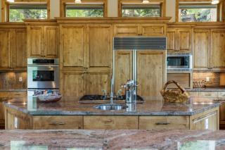 Maison de Neige - Breathtaking Mountain Stay for 8 with Hot Tub - 7