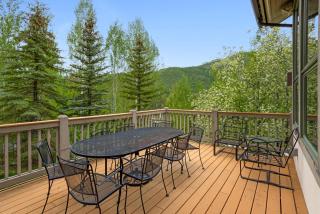 Maison de Neige - Breathtaking Mountain Stay for 8 with Hot Tub - 6