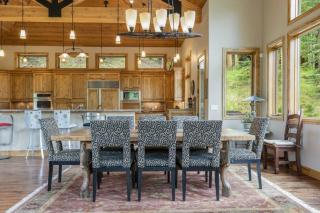 Maison de Neige - Breathtaking Mountain Stay for 8 with Hot Tub - 2