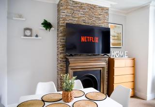 The Eastbourne Suite, 4 bedrooms,5 beds, FREE parking - 0