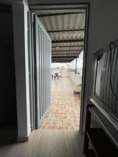 Amplio apartamento en el centro de Pereira con terraza - 1