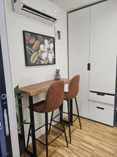 Compact chic - Madrid - 2