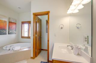 Grand Elk Golf Club On-Site Mtn-View Home with Deck - Granby - 1